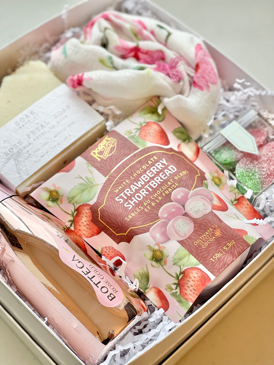 The Strawberries and Roses Gift Box